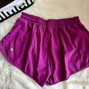 Lululemon shorts like new hotty hot low ride xs